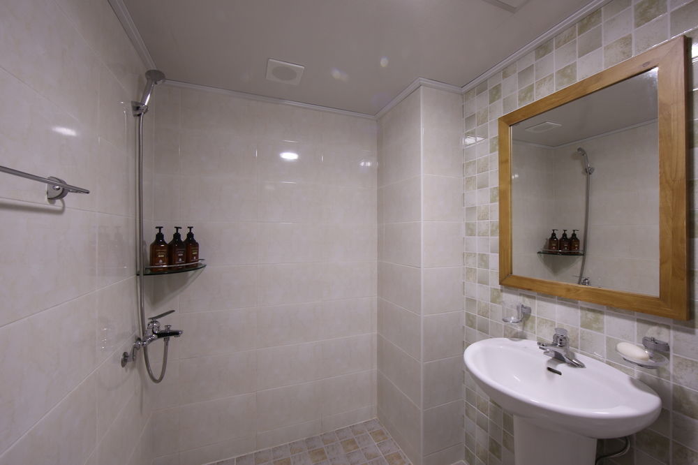 טונגיאונג Dorcas Tourist Hostel מראה חיצוני תמונה